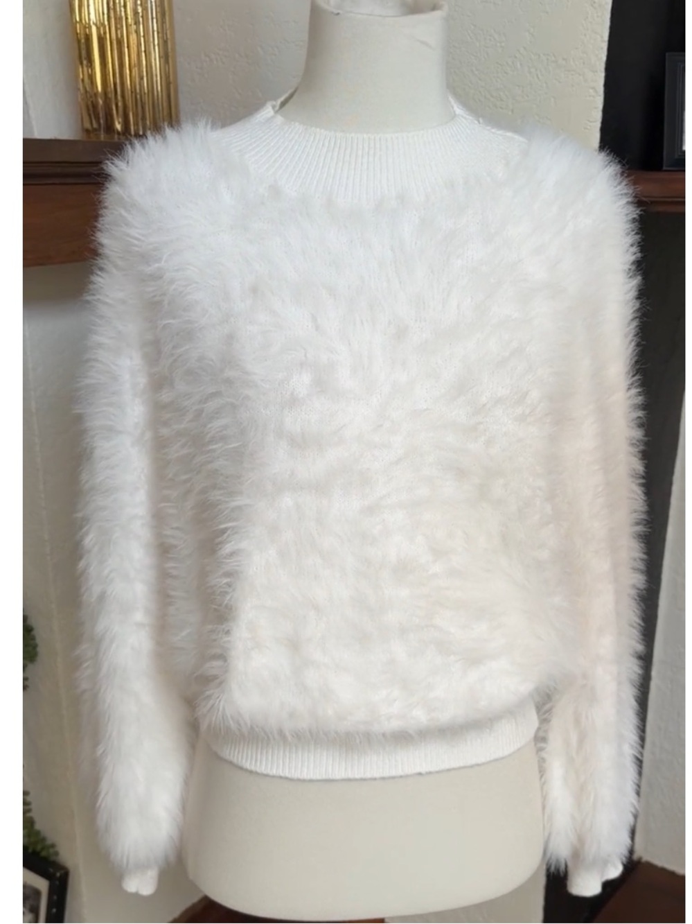 Urban Outfitters Eyelash Knit Sweater Ivory Soft Plush Knit Size Small
